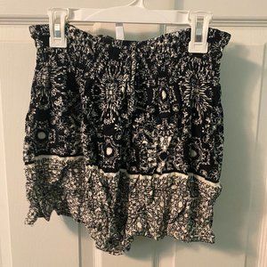 Flowy black and white patterned shorts